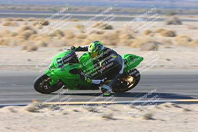 media/Jan-10-2025-CVMA Friday Practice (Fri) [[489e0da257]]/Group 4 and Trackday/Session 2 (Turn 4 Inside)/